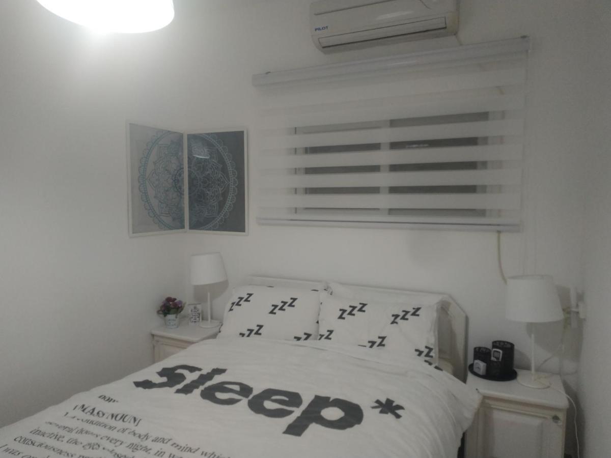 Akhva Accommodation Unit-אחווה יחידת אירוח Arad Exteriör bild